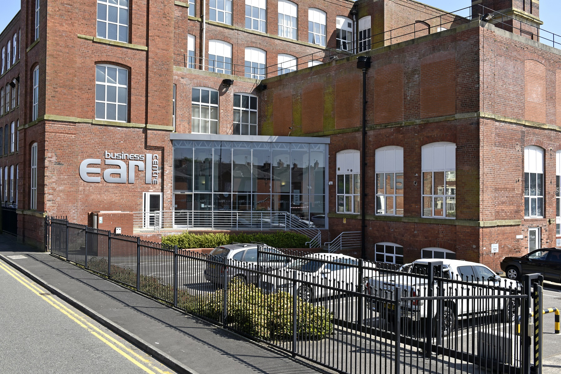 Industrial Unit in Oldham - photo 4